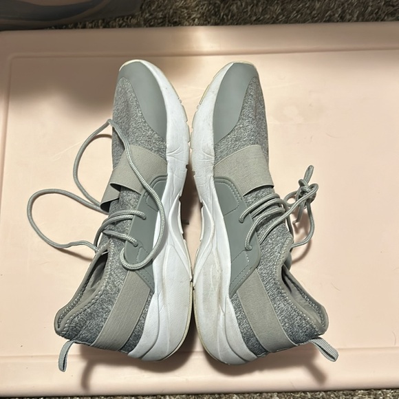 Fabletics Tennis shoes - Picture 2 of 4